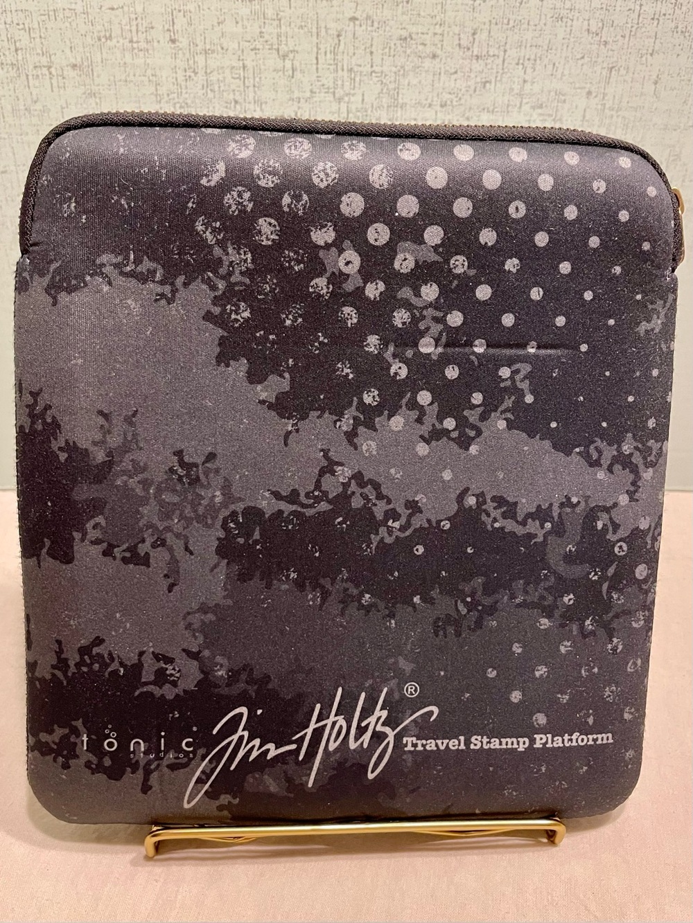 BRAND NEW TIM HOLTZ TRAVEL STAMP PLATFORM WITH CASE